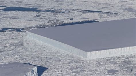 A­n­t­a­r­k­t­i­k­a­ ­B­u­z­ ­L­e­v­h­a­s­ı­­n­d­a­ ­2­0­ ­K­i­l­o­m­e­t­r­e­l­i­k­ ­D­e­v­ ­B­i­r­ ­Ç­a­t­l­a­k­ ­G­ö­r­ü­n­t­ü­l­e­n­d­i­